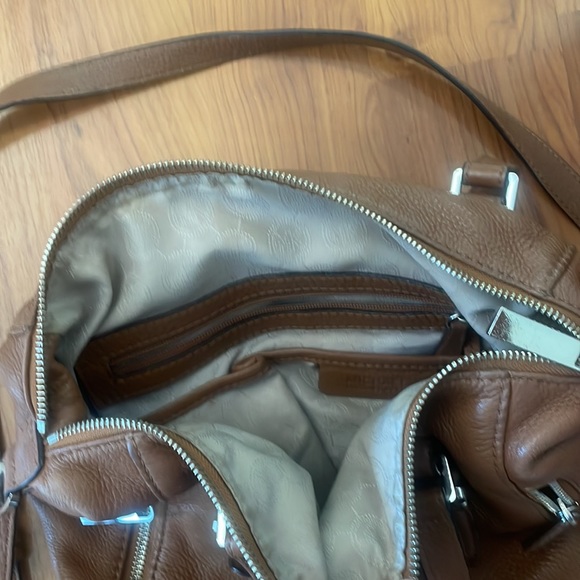 Michael Kors leather bag - Picture 2 of 3